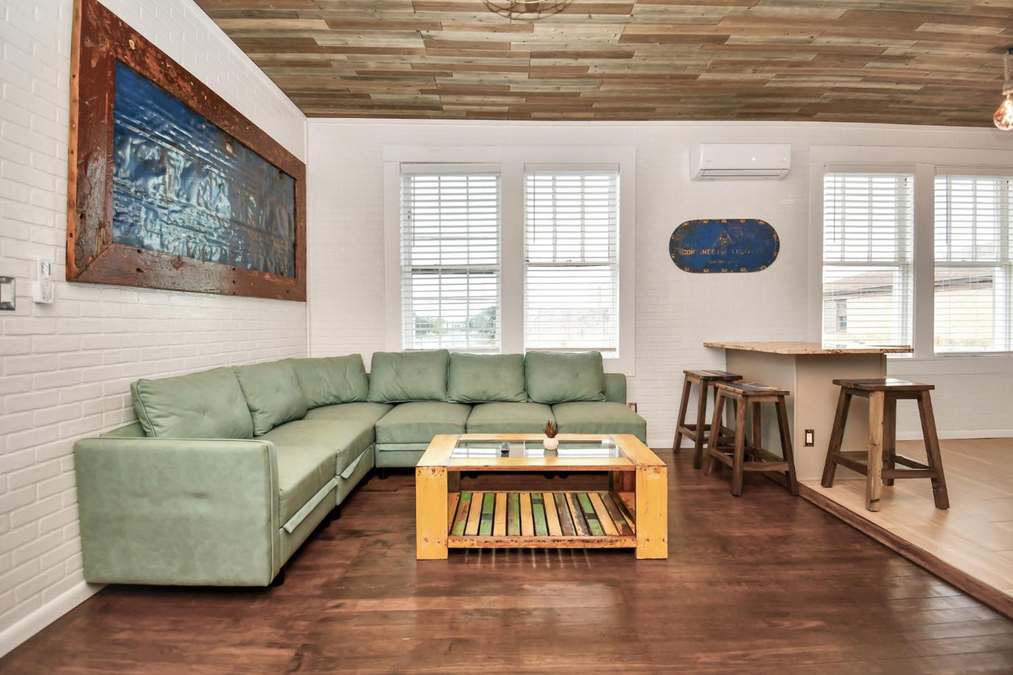 갤버스턴 Nautical Loft With Outdoor Kitchen & Beach Access 아파트 외부 사진