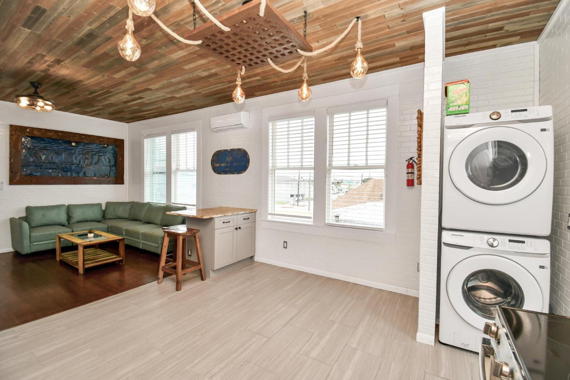 갤버스턴 Nautical Loft With Outdoor Kitchen & Beach Access 아파트 외부 사진